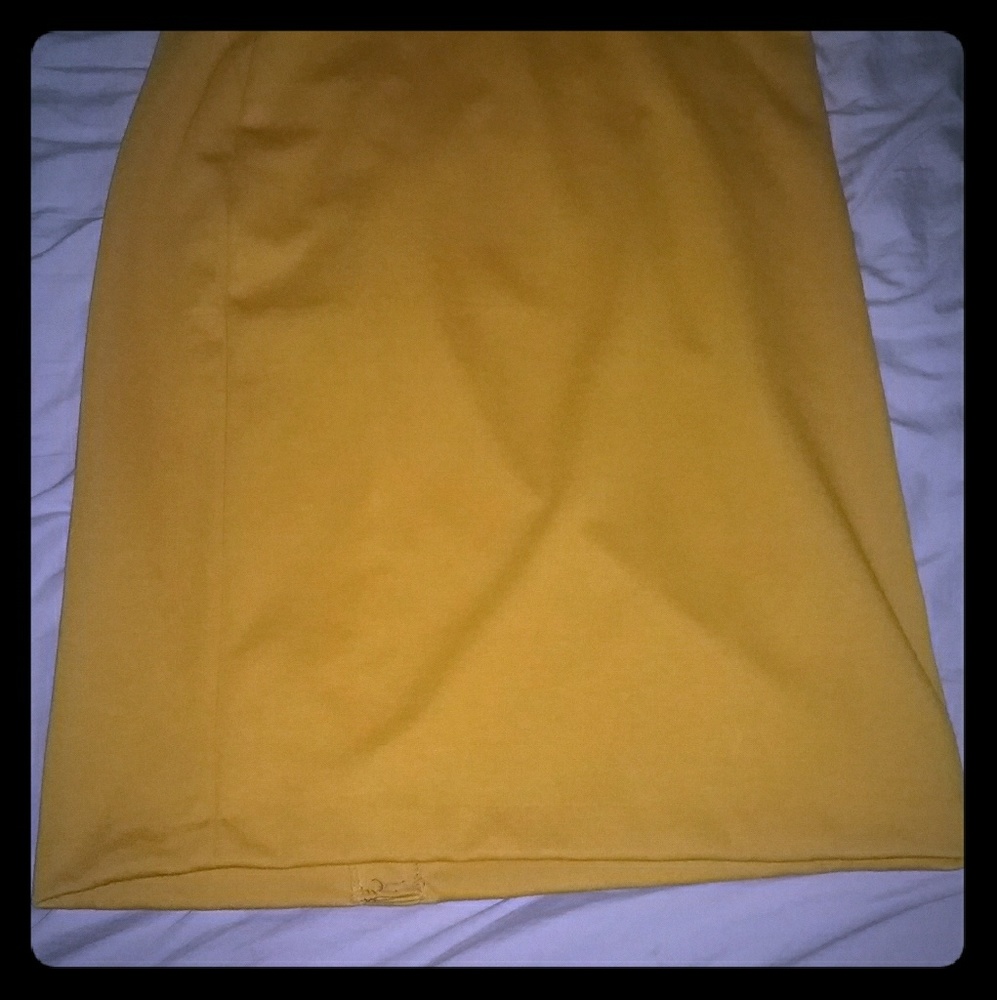 Mustard pencil midi skirt